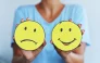 Emojis de tristeza e felicidade